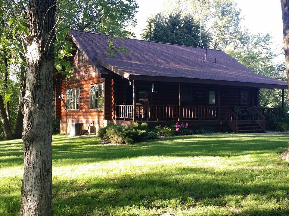 1st image of 880 Woodsmens Ct NE