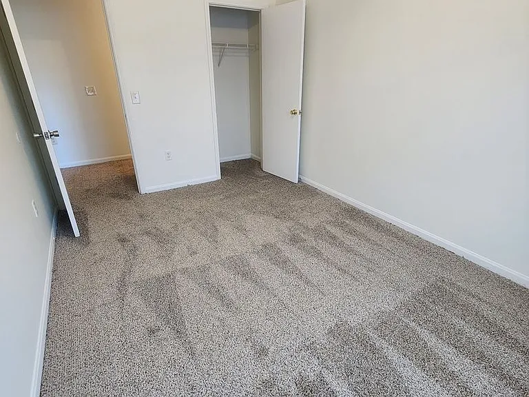 Castlewood Apartments - Huntsville, AL — Photo 20