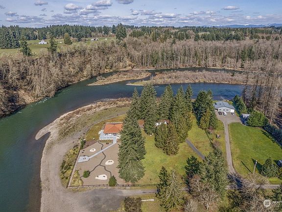 3rd image of 406 Green Water Drive