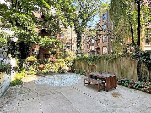 5th image of 307 W 76th St APT B