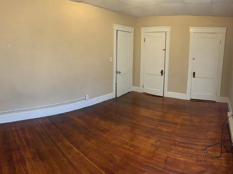 3 Negus St #2L — Photo 6