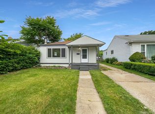 22139 Schroeder Ave, Eastpointe, MI