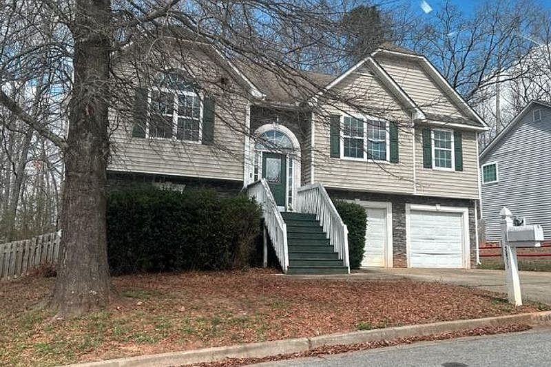 1st image of 2811 Feldspar Way