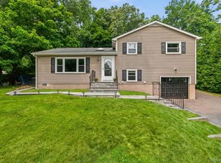 17 Ridge Road, Cortlandt Manor, NY 10567