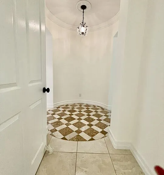 991 Deerhill Rd — Photo 10