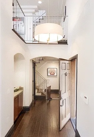 2 bed, 1840 sqft, $6,950 — Photo 2
