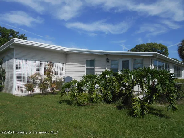7434 Dinsmore St, Brooksville, FL 34613