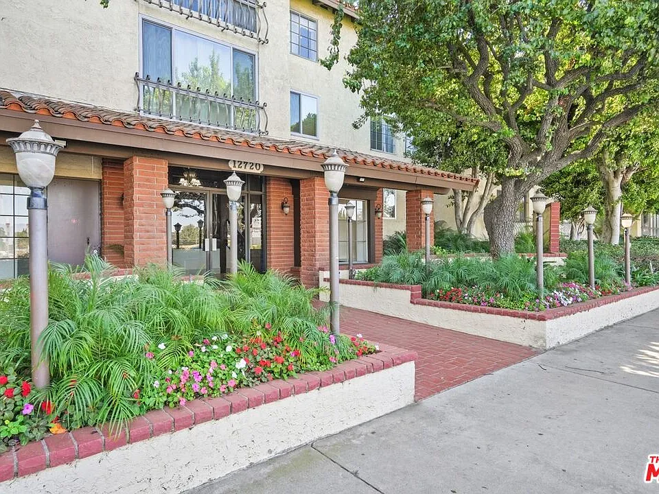 12720 Burbank Blvd #114
