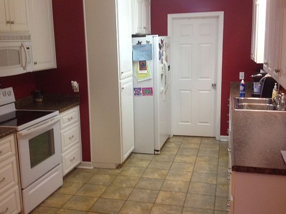 5th image of 203 Academy Dr