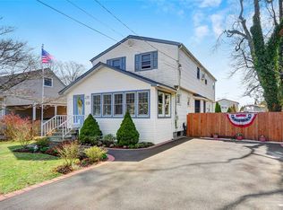 2430 Hudson St, East Meadow, NY 11554