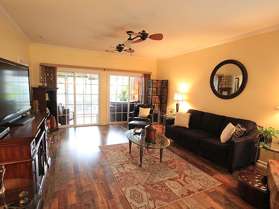 4th image of 406 Cottonwood Dr