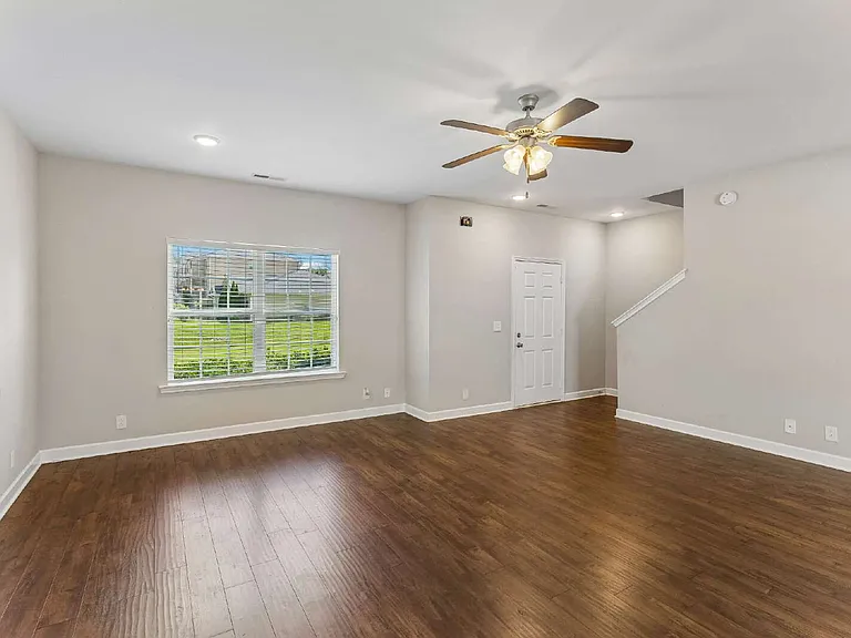 248 Rowlette Cir — Photo 5