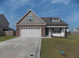 945 Dynamo Ln, Jacksonville, NC 28546