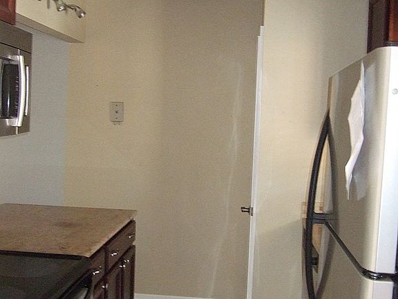 5th image of 6900 SW 39th St APT 211K