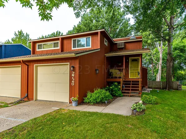 2726 26th Street Cir S, Moorhead, MN 56560