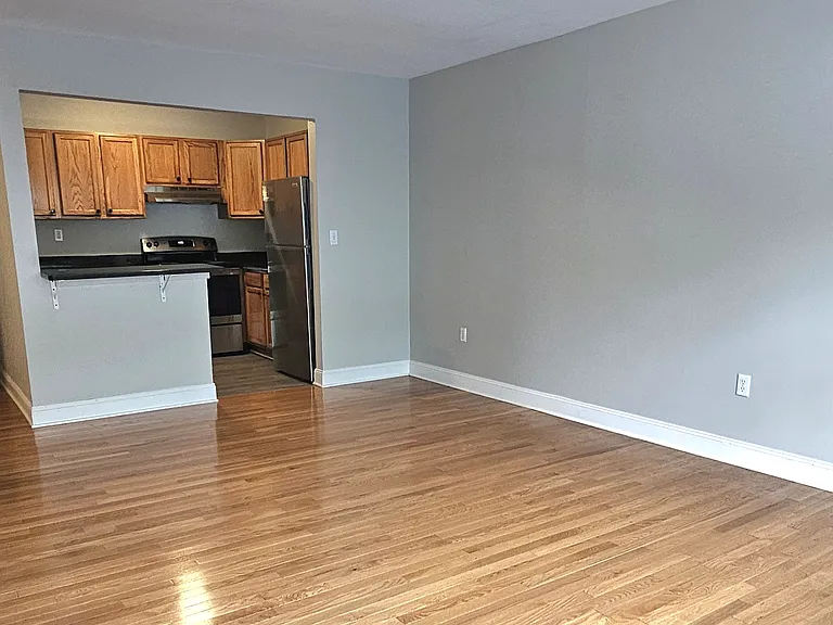 43-45 Barnes Ave #B6 — Photo 2