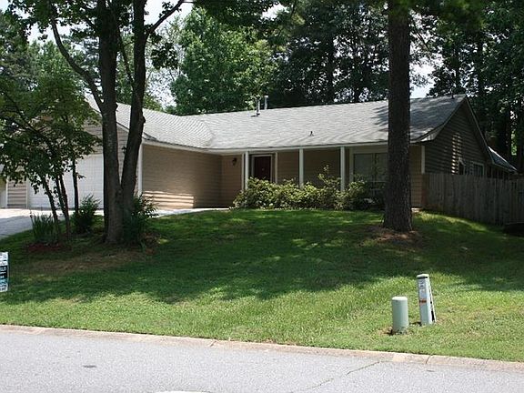 2nd image of 1055 Park Forest Dr