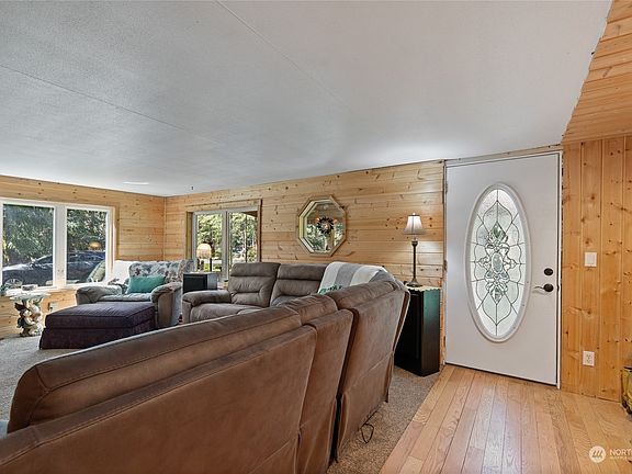 4th image of 56917 382nd Ave Ct E