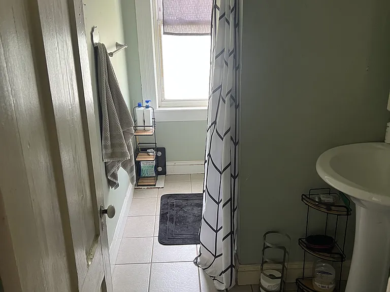 129 Walnut St #3 — Photo 4