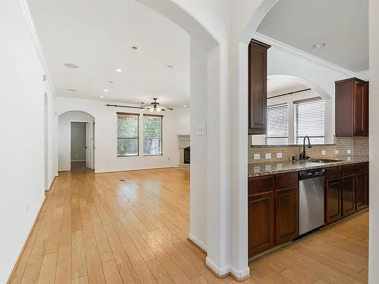 24527 Spring Harbor Dr — Photo 4