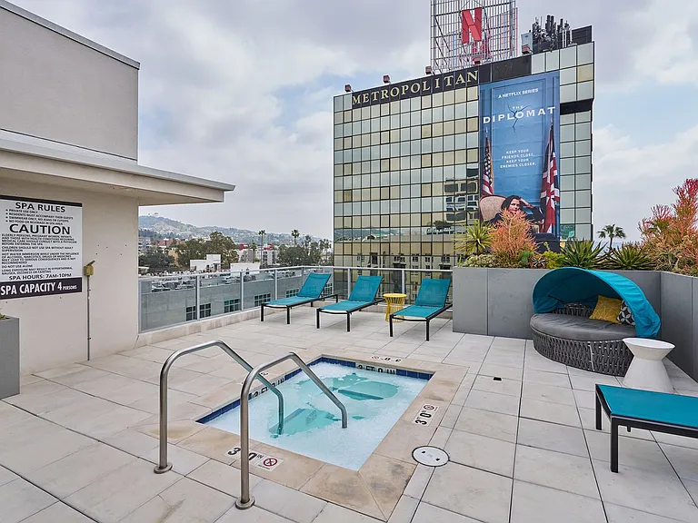 The William on Sunset — Photo 38