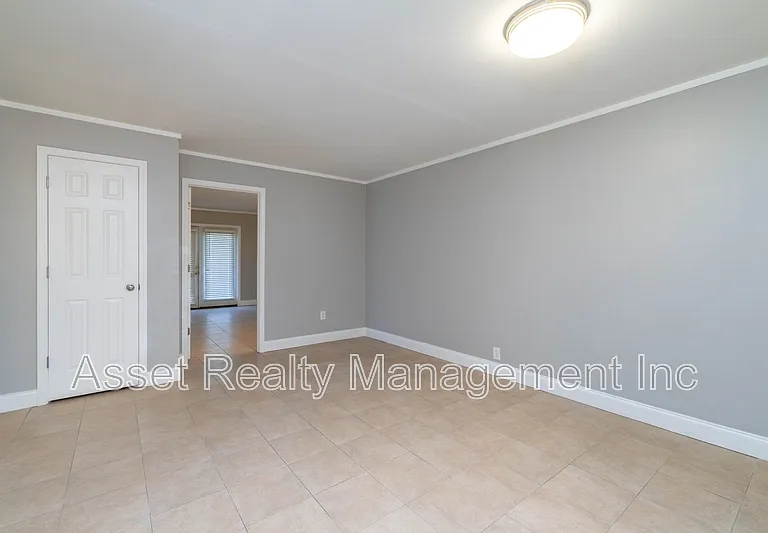 431 Canberra Dr #431 — Photo 4