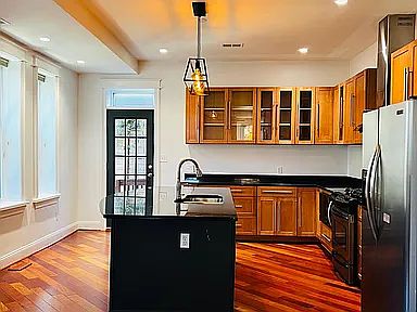 5th image of 111 Seaton Pl NW