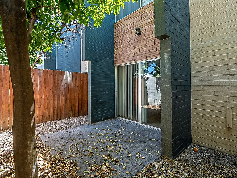 2 bedroom 1.5 bathroom in the heart of Phoenix — Photo 32