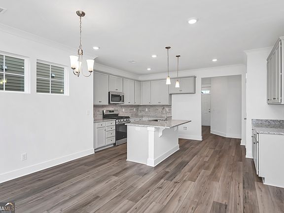 7th image of this home