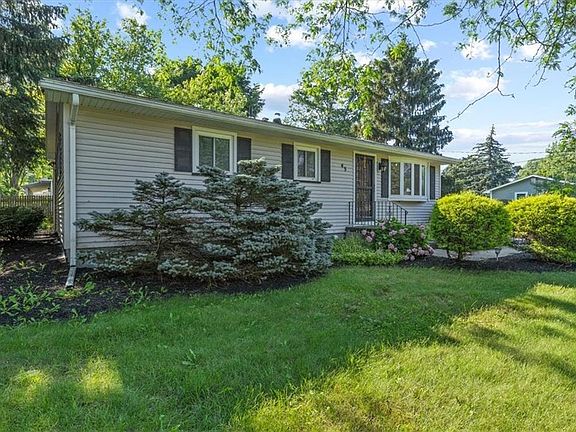 3rd image of 43 Westwood Dr