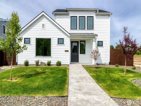 1057 SE Garrison Village Way, College Place, WA 99324