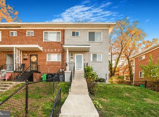 627 Hampton Dr, Oxon Hill, MD 20745