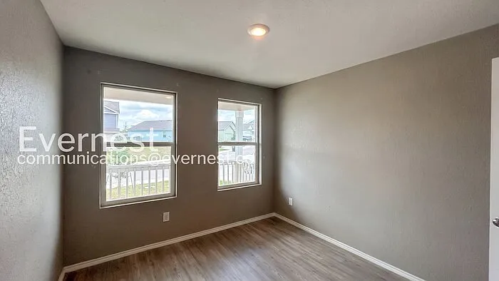 2741 Green Finch — Photo 6