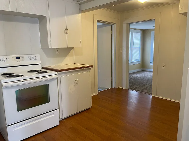 421 Kirkwood St — Photo 9