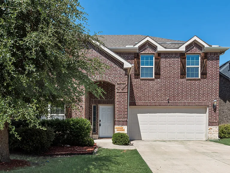 1900 Abby Creek Dr — Photo 3