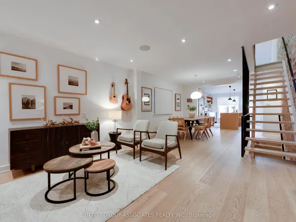 101 Winnett Ave, Toronto, ON M6C 3L4