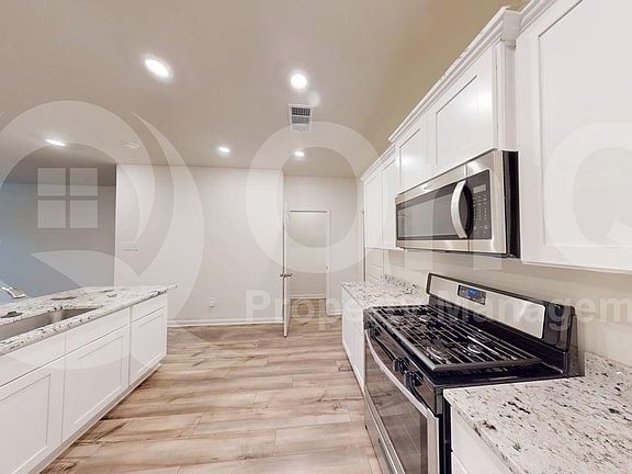 3rd image of 316 Marsh Ln