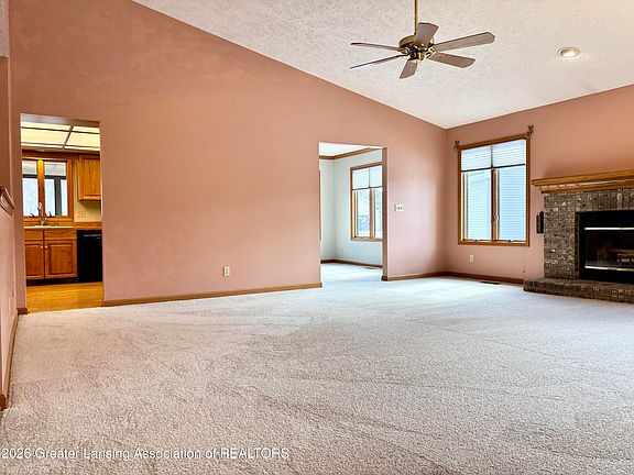 3rd image of 5091 Runnymede Dr