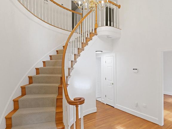 5th image of 5606 Sugarbush Ln