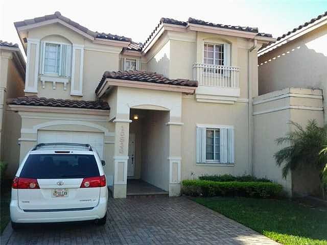 1st image of 10936 NW 67th St