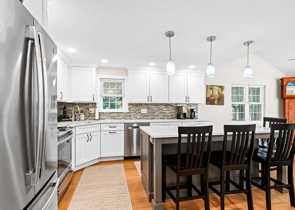 Ridgefield Condominiums 905 Ridgefield Cir Clinton MA Zillow