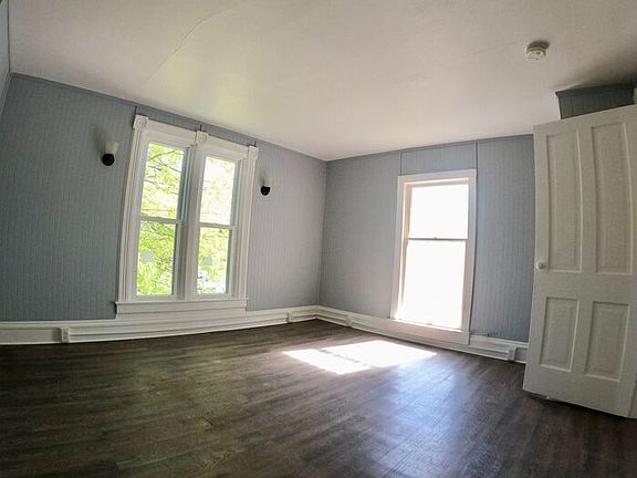 4th image of 742 Broadway St