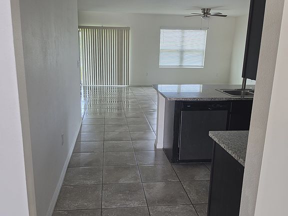 3rd image of 2034 Capital Dr SE