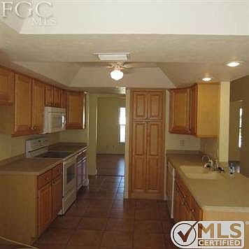 3rd image of 1406 NE Van Loon Ln