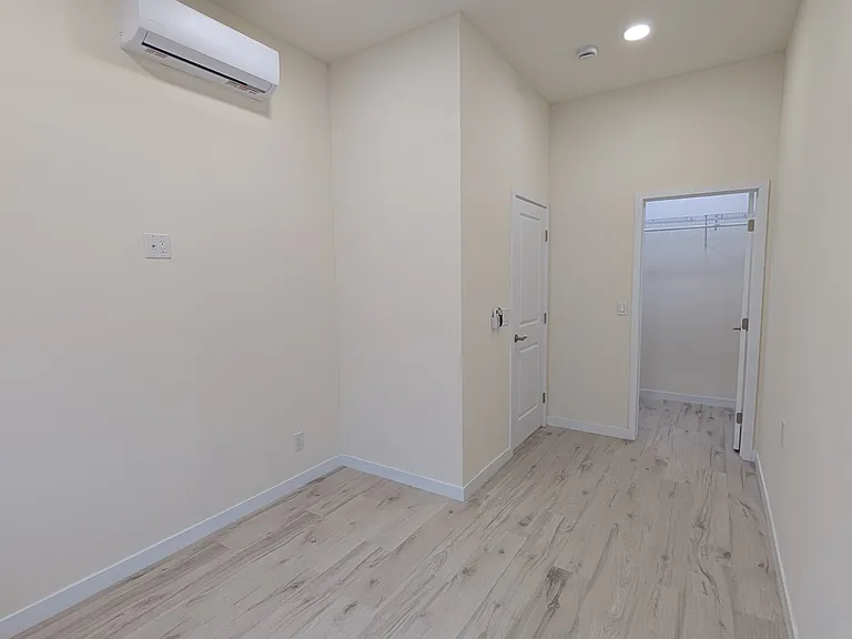6702 Amherst St — Photo 13