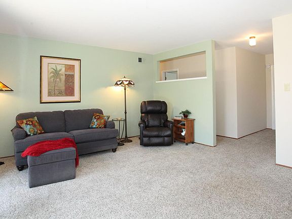 5th image of 5347 Woodstock Way
