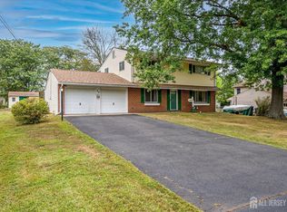 24 Langley Rd, Kendall Park, NJ 08824