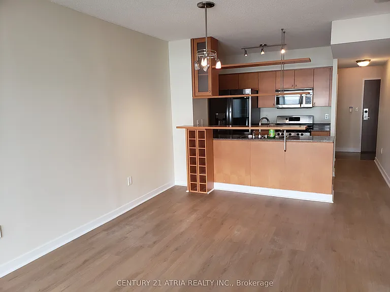 35 Mariner Ter #3510 — Photo 2