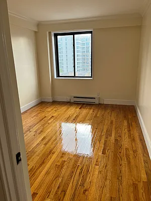 Rented by R New York | media 11