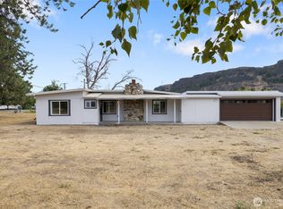 77 Diamond St, Electric City, WA 99123